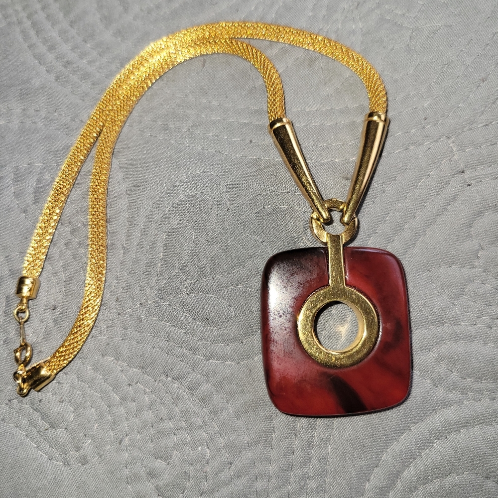 Stunning vintage l Crown Trifari Pendant Necklace